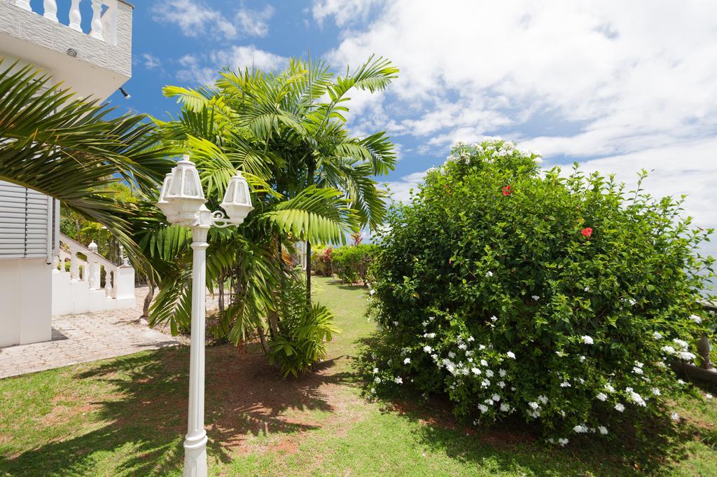 Villa Bel Age Anse Royale Exterior photo